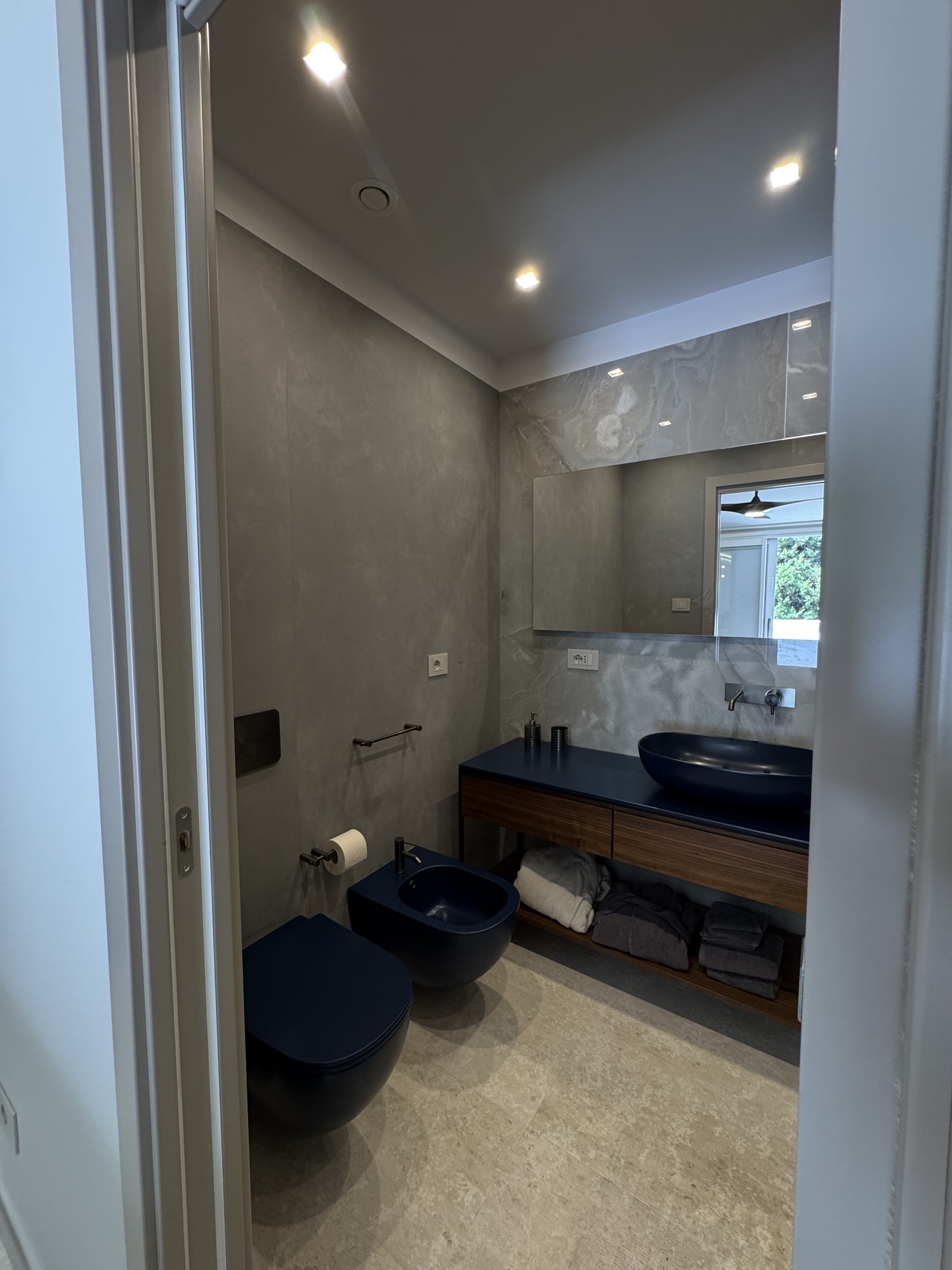 Bedroom II · En-suite Bath II — En-suite Bathroom